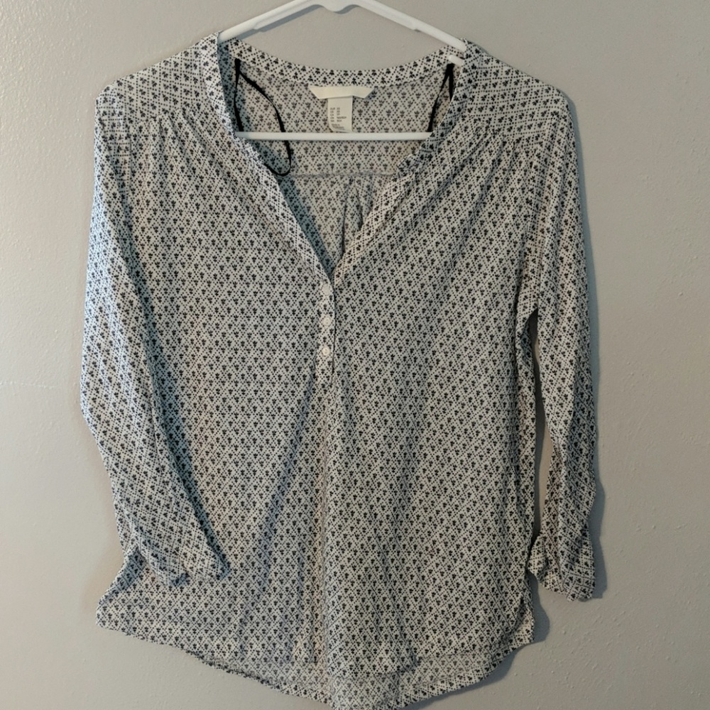 H&M black and white blouse